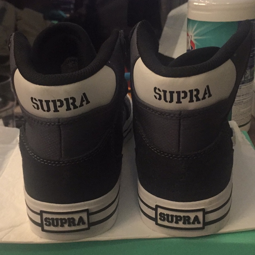 [NEW! NEVER WORN] SUPRA Vaiders Sneakers